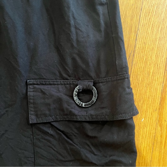 Men’s Off-White c/o Virgil Abloh “MAIN LABEL” shorts. Black. Size large. - Picture 9 of 11